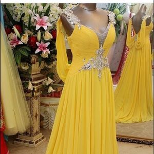 Beautiful Evening Gown by HEBEOS size 4 never worn canary yellow with diamonds